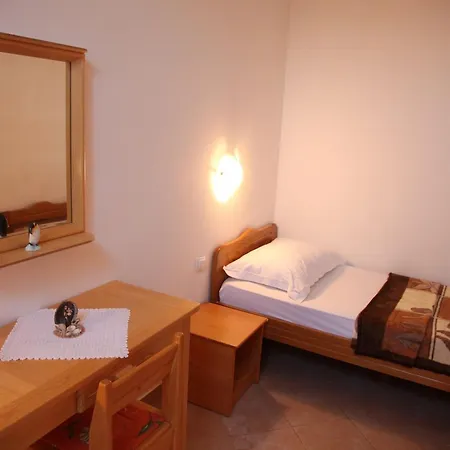 Two Bedroom With Garden View B2 Апартаменты Срима