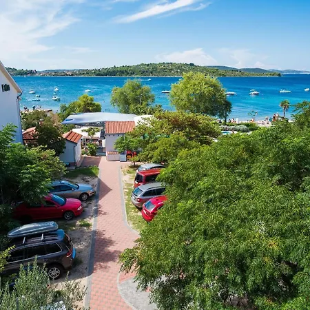 Appartement Two Bedroom With Garden View B2